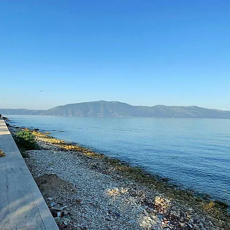 Beach Front Apartment Vlore Exterior photo